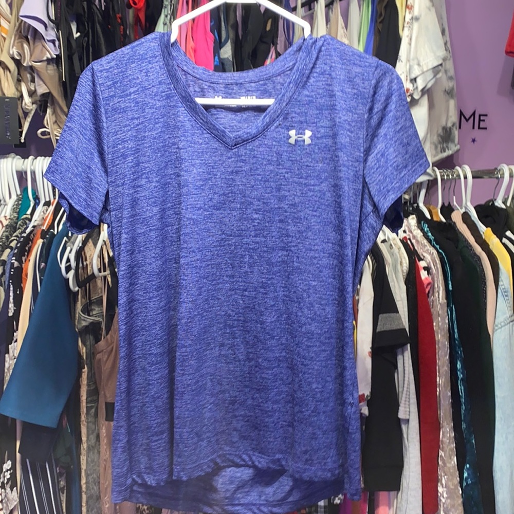 blue white  UNDER ARMOUR loose fit Heat Gear tshirt size medium stay dry mark